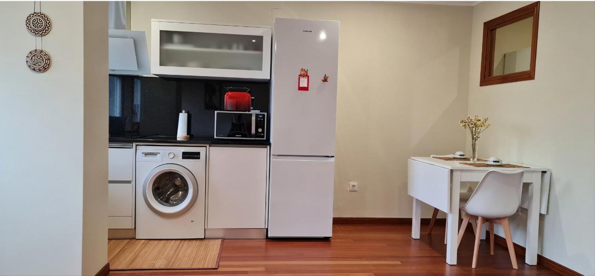 Estudio Centrico Con Terraza Xinzo de Limia Zewnętrze zdjęcie